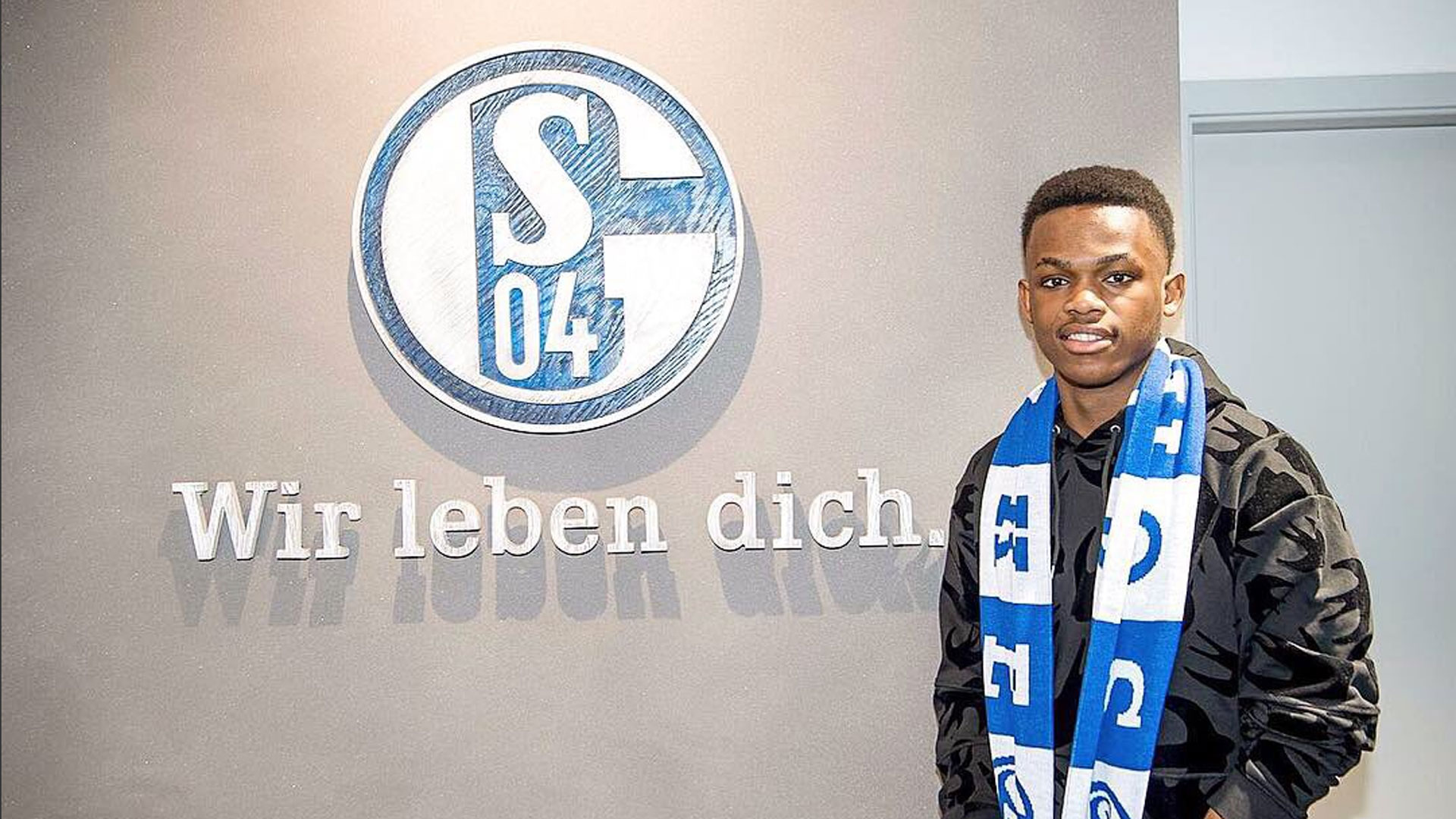 据虽然并不 据虽然并不